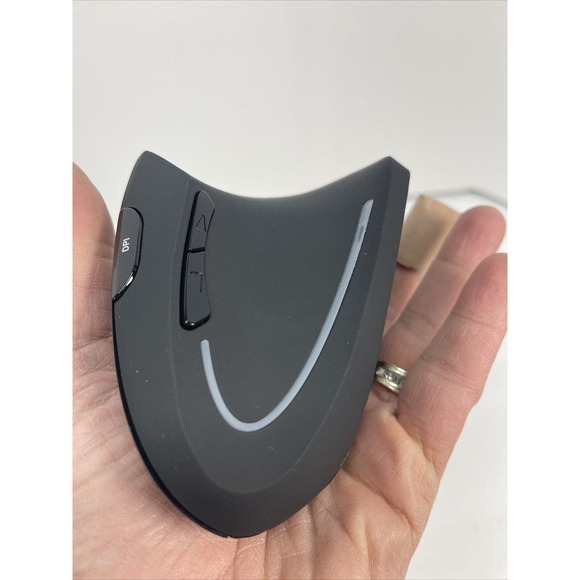 Perixx PERIMICE-713N Wireless 2.4G Optical Ergonomic Vertical Mouse - Picture 7 of 10